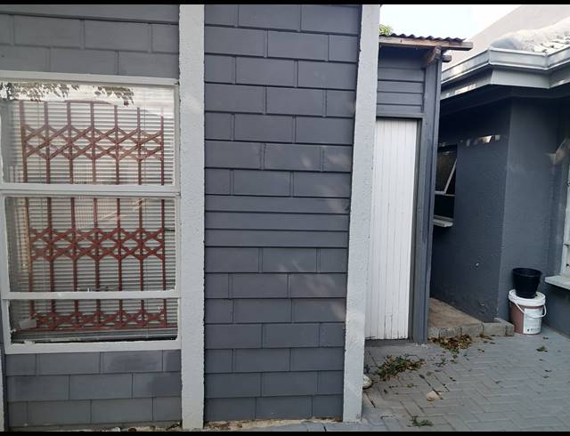 4 BEDROOM HOUSE FOR SALE IN TLHABANE WEST